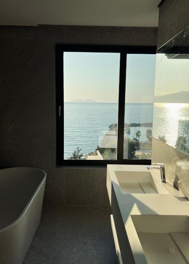 Mazarine Hotel, Vlore, Albania Radhime Ngoại thất bức ảnh