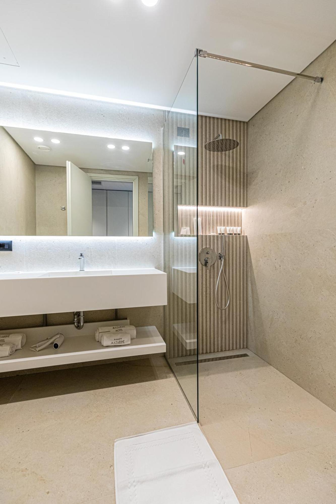 Mazarine Hotel, Vlore, Albania Radhime Ngoại thất bức ảnh