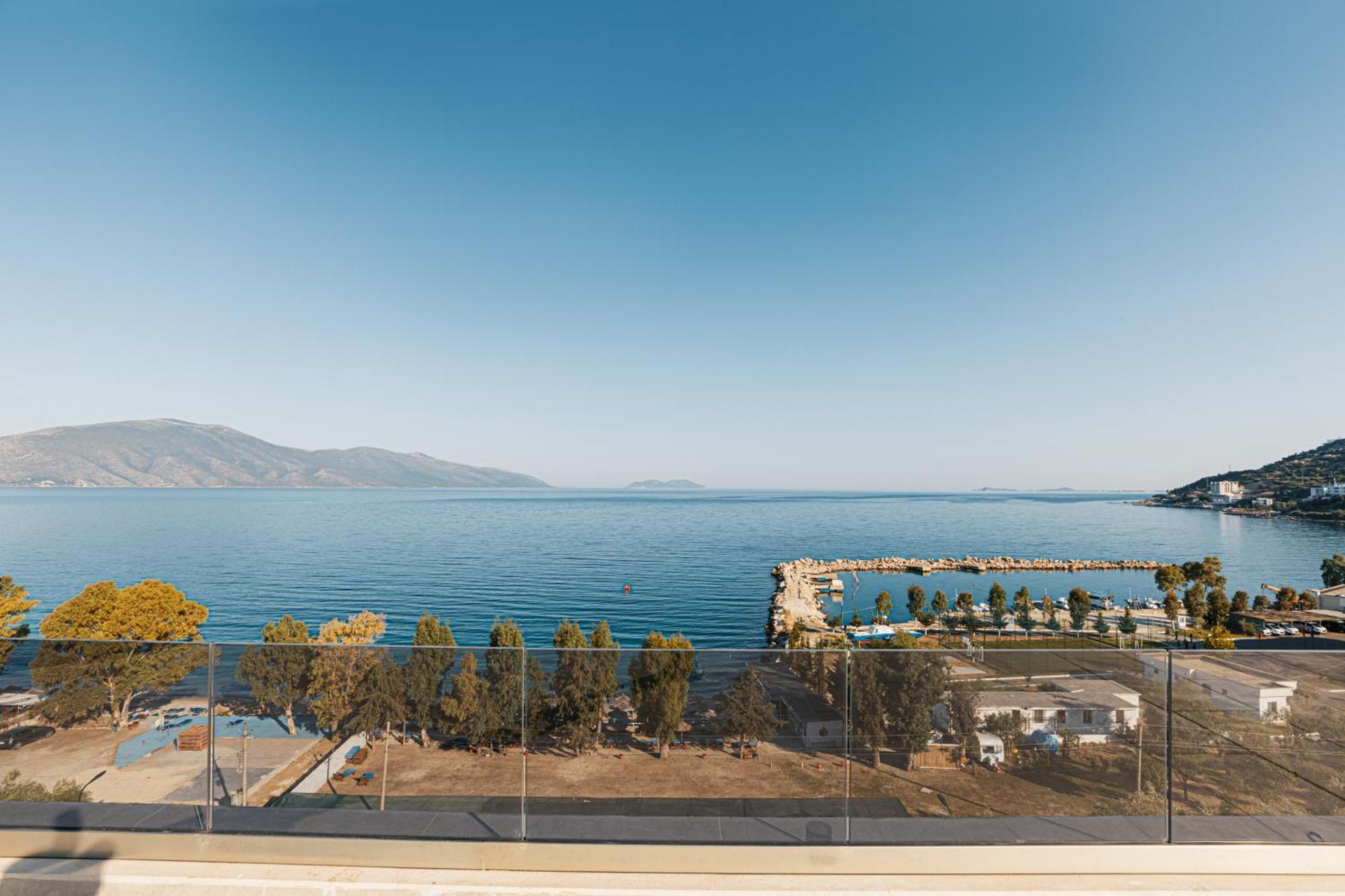Mazarine Hotel, Vlore, Albania Radhime Ngoại thất bức ảnh